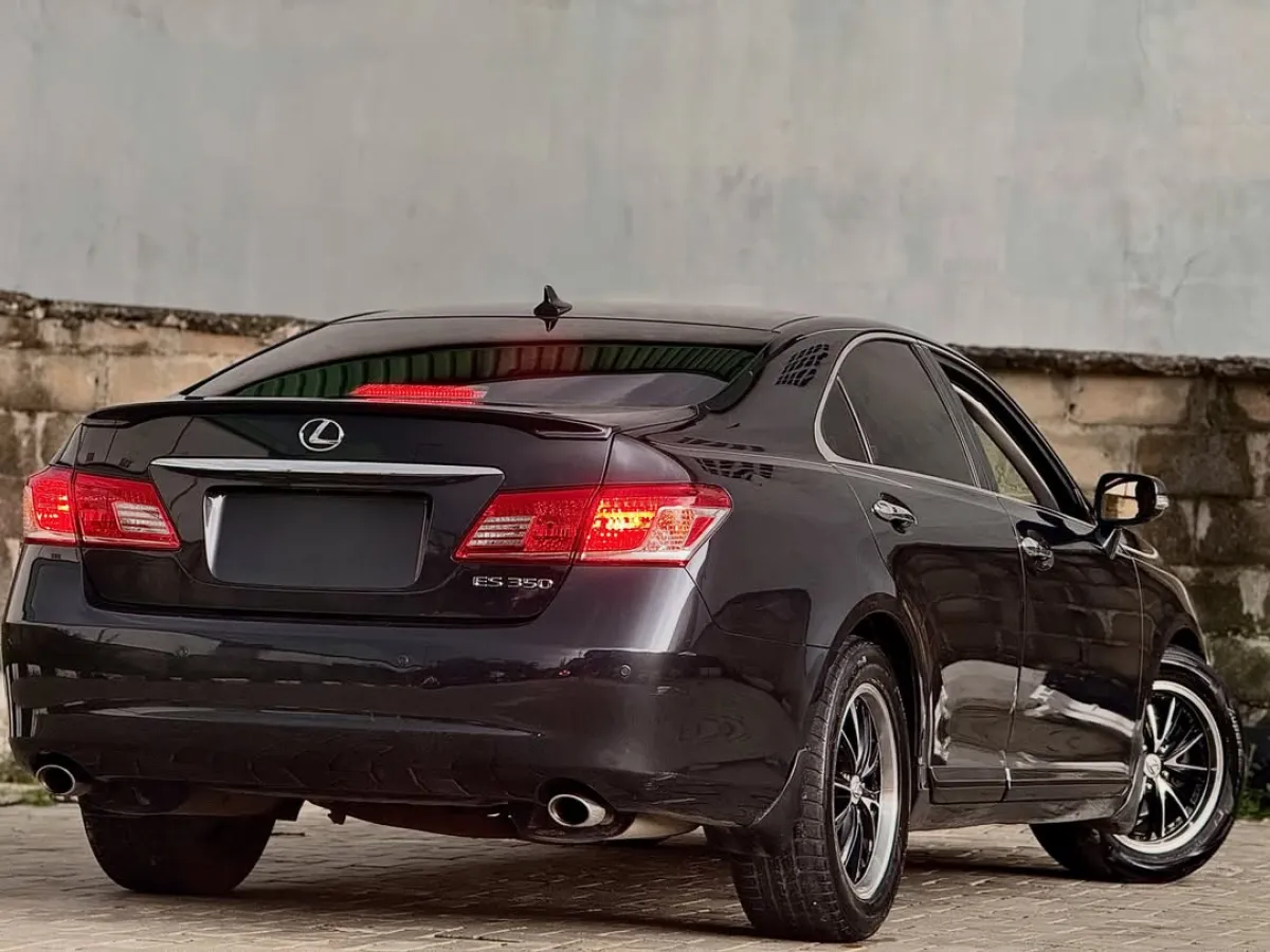 Pre- Owned Lexus ES350 2012 Full Option - Image 8