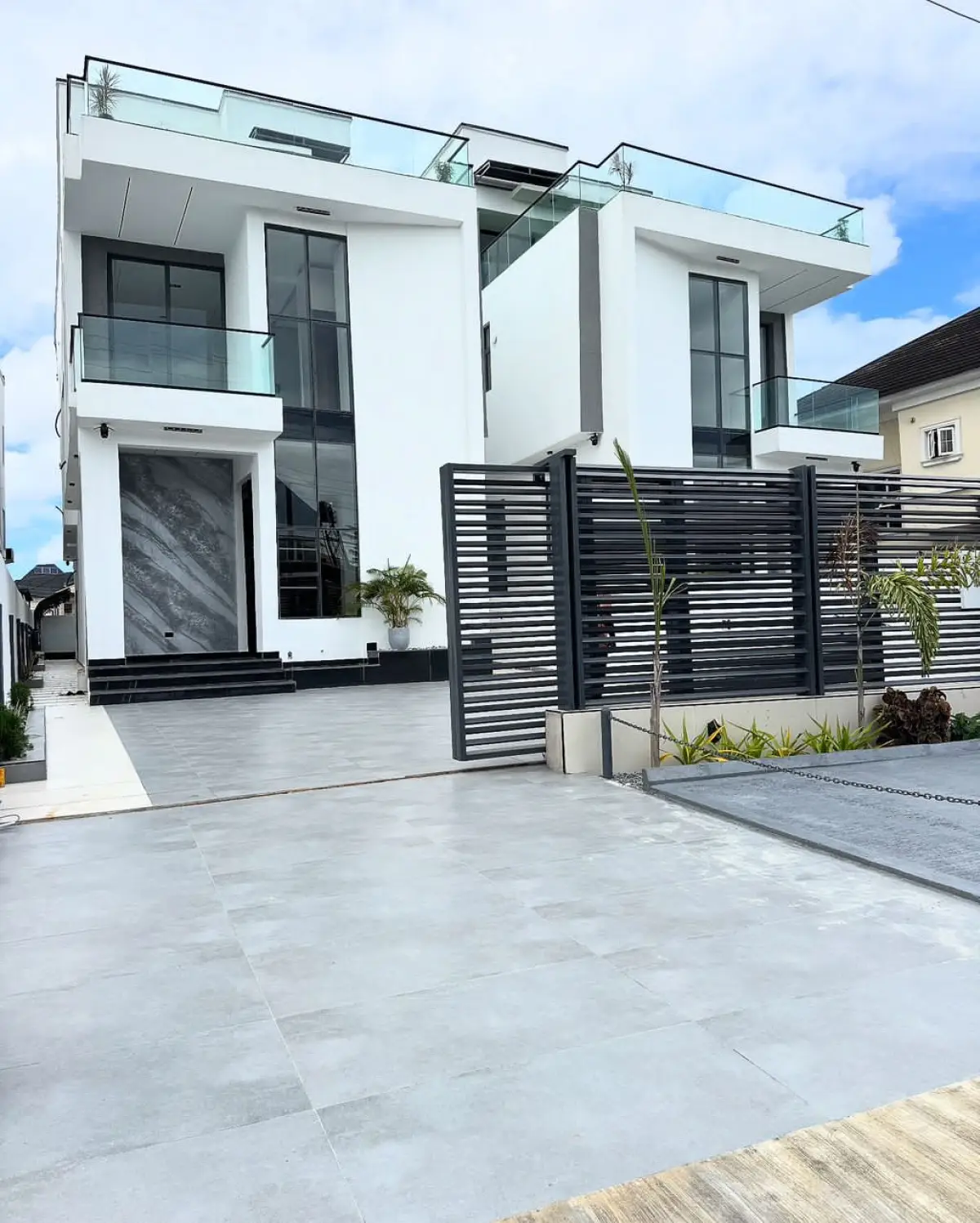 Modern 5Bed Fully detached Duplex with en-suite rooms@ Chevron Drive, Lekki - Image 1