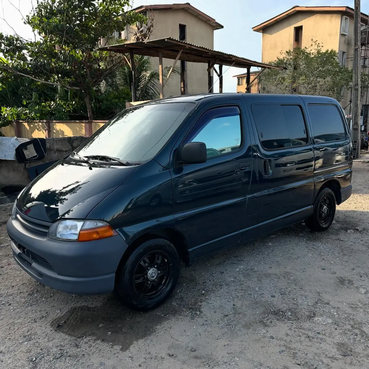 Toyota Haice Bus - Image 1