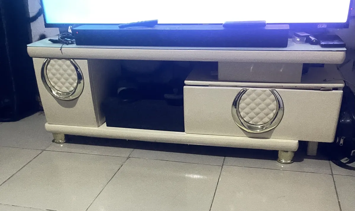 TV Console - Image 3