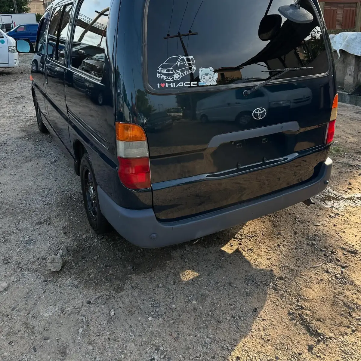 Toyota Haice Bus - Image 5