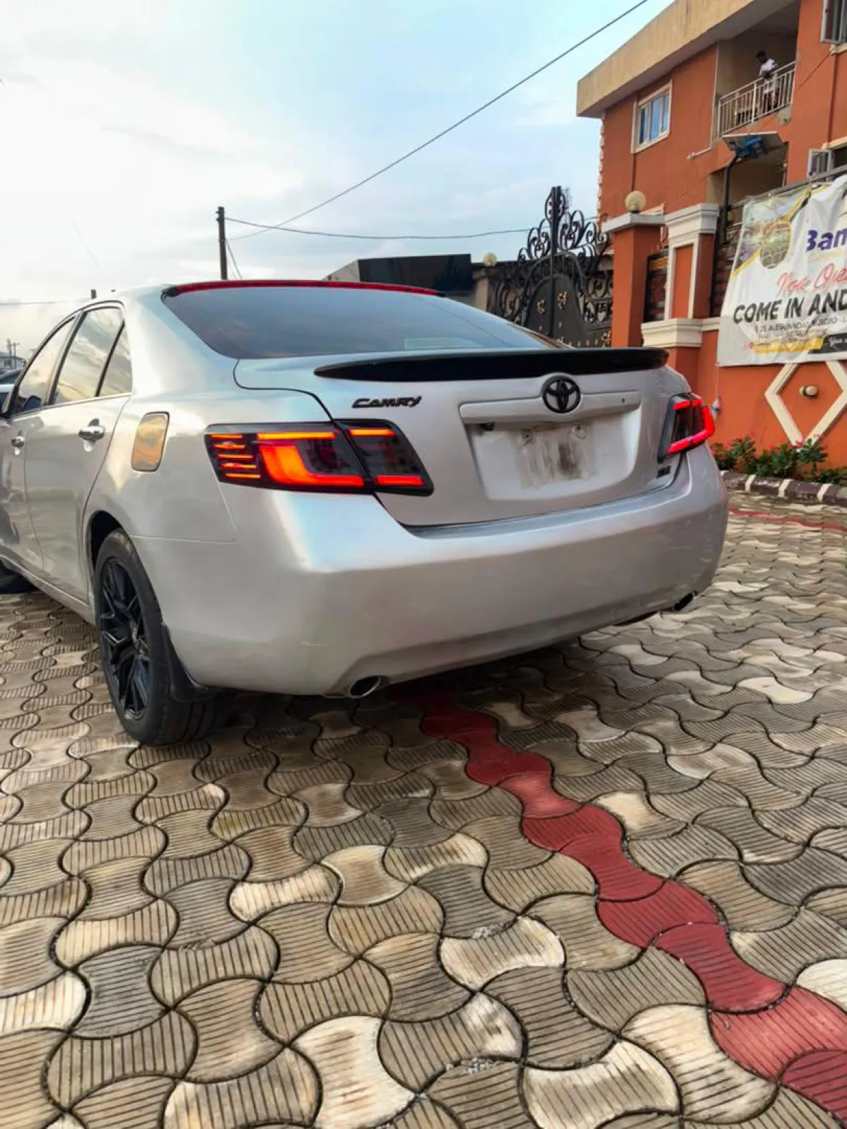 Registered Toyota Camry 2009 XLE Xtra limited edition - Image 8