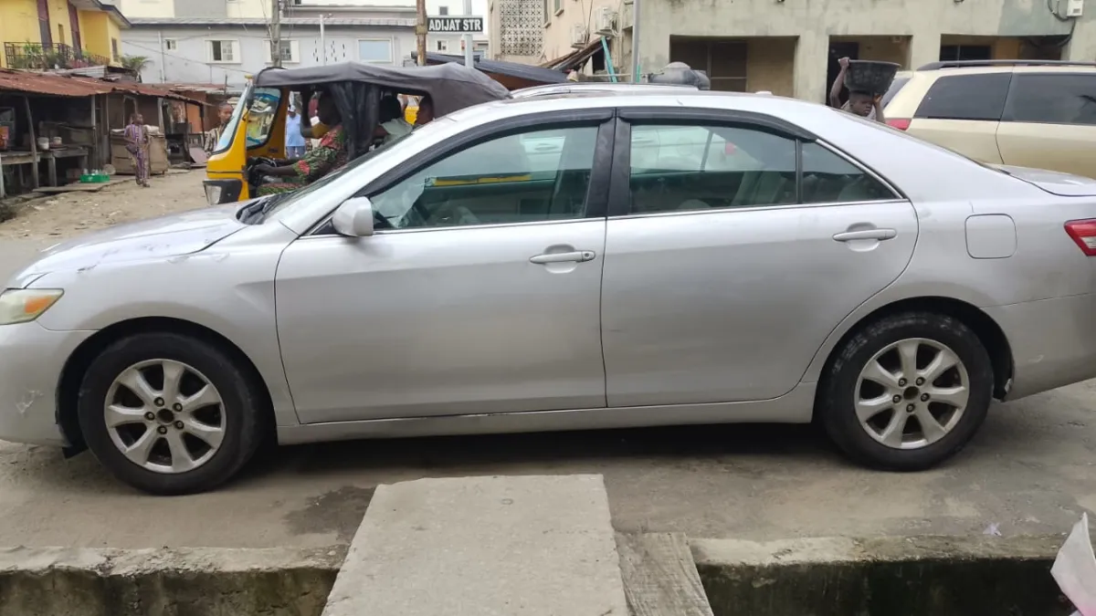 Toyota Camry 2010 - Image 4