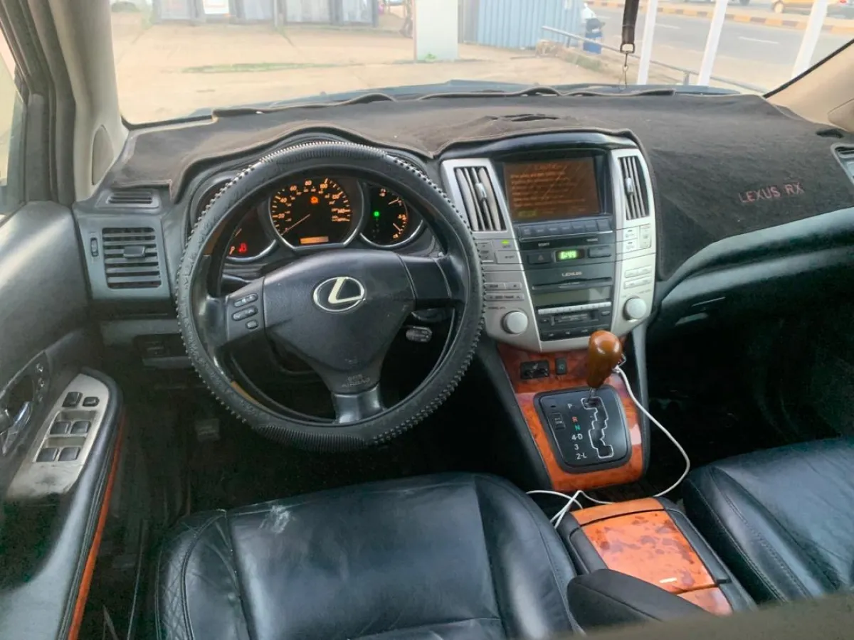 Registered Lexus Rx 330 - Image 4