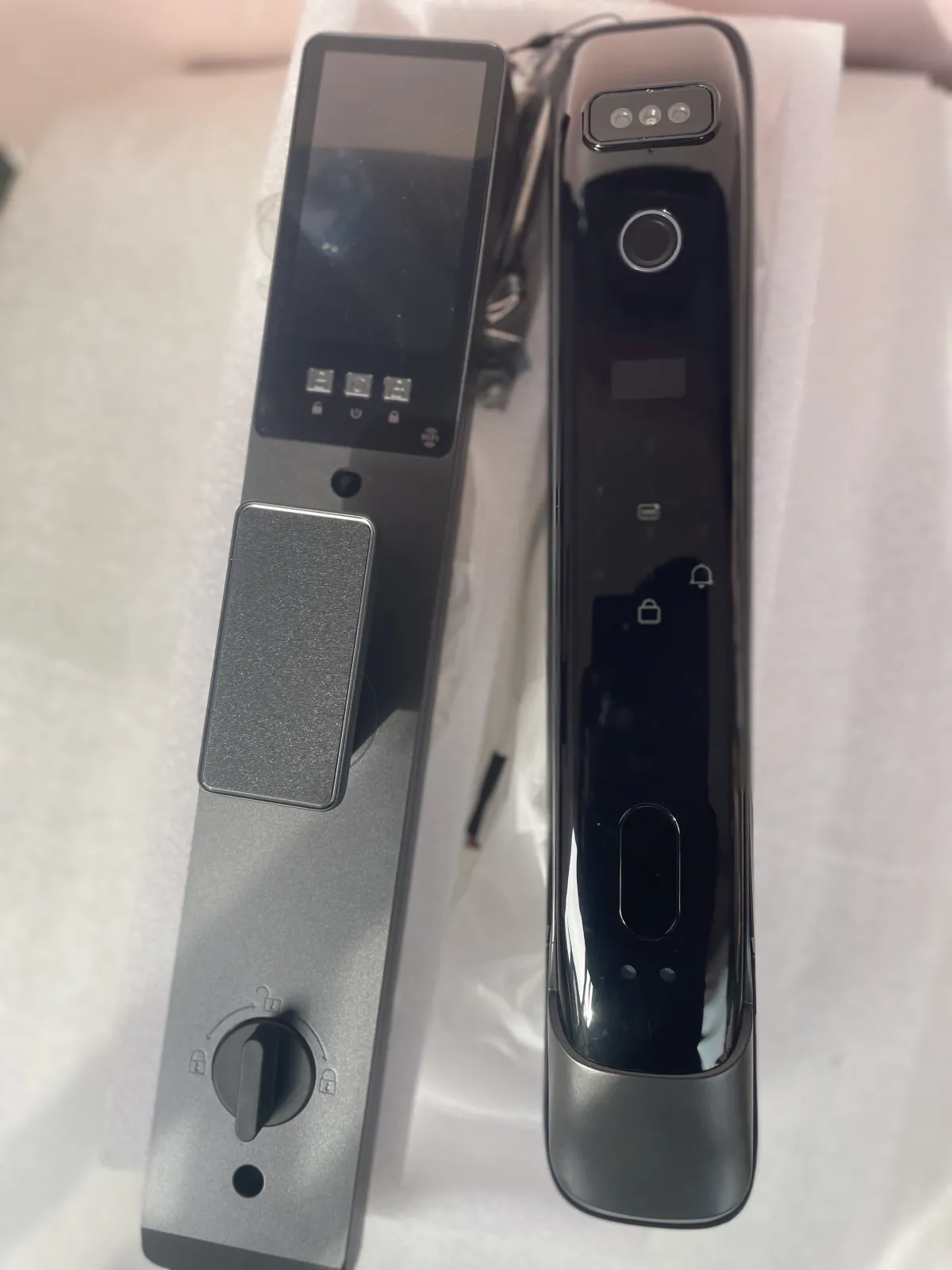 Smart Door lock ( P 303 Tuya - Image 1