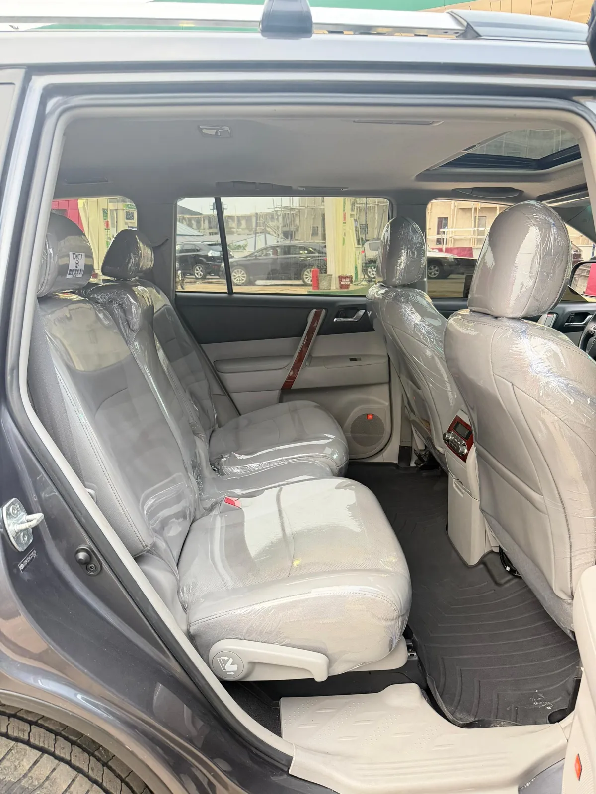 Foreign Used Toyota Highlander 2013 Limited Edition XLE. - Image 6