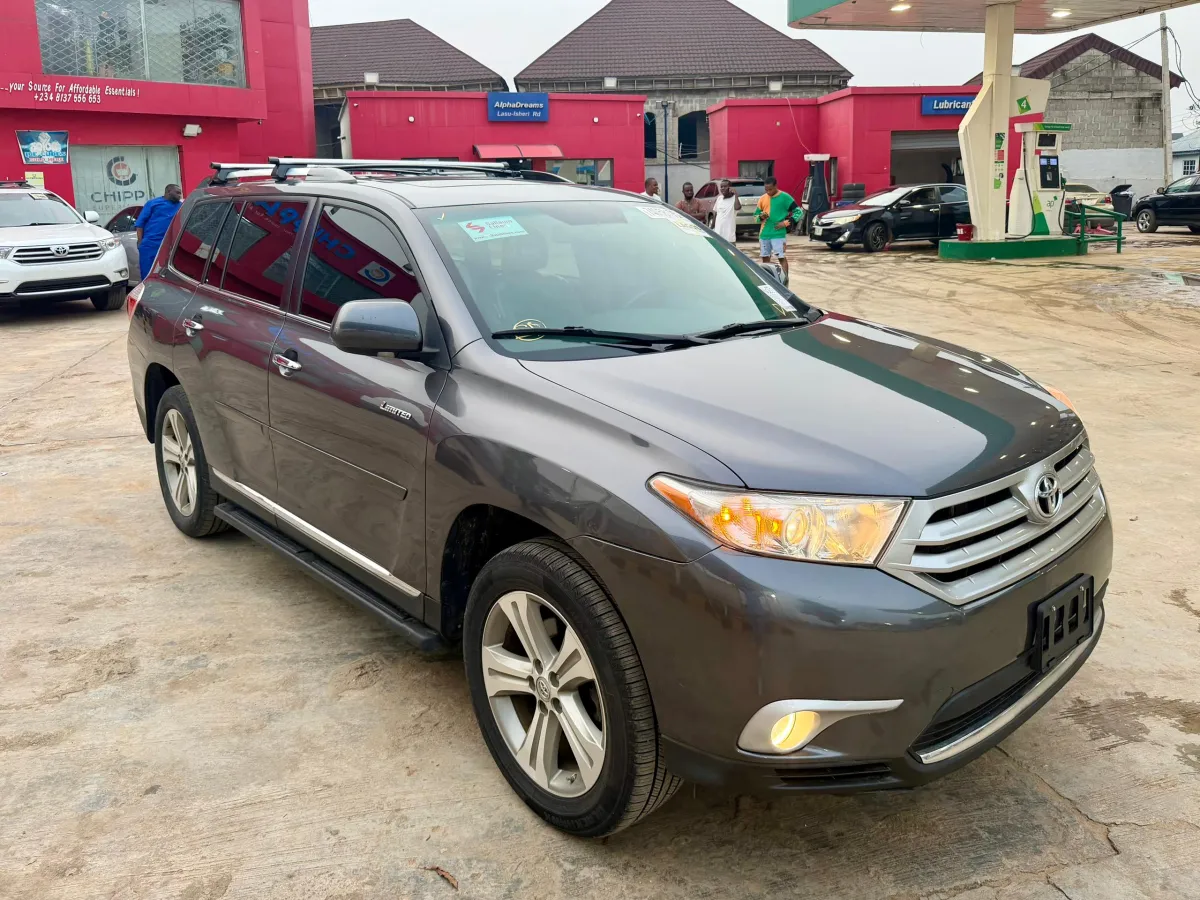 Foreign Used Toyota Highlander 2013 Limited Edition XLE. - Image 9