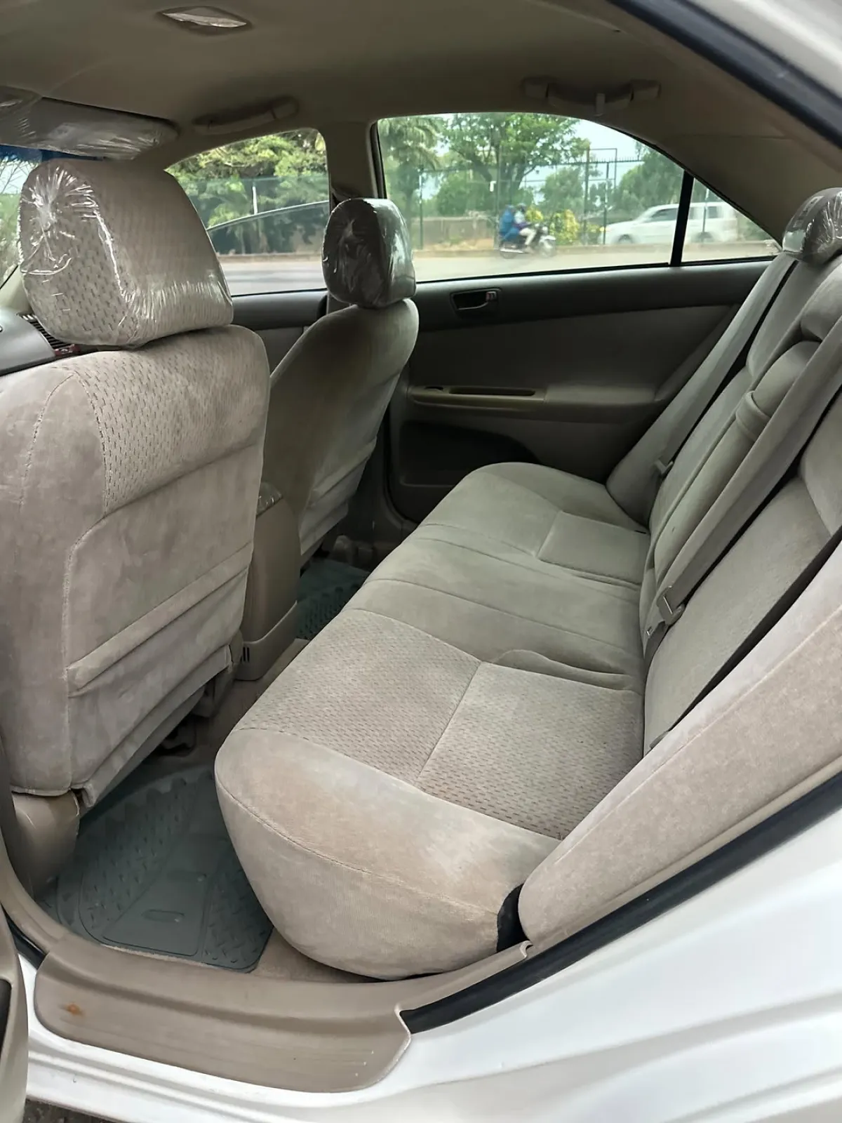 Toyota Camry - Image 8