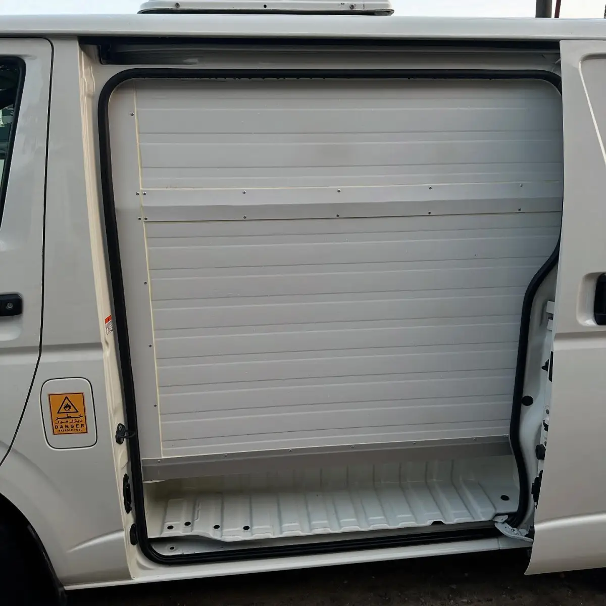 Toyota haice cooling van bus - Image 6