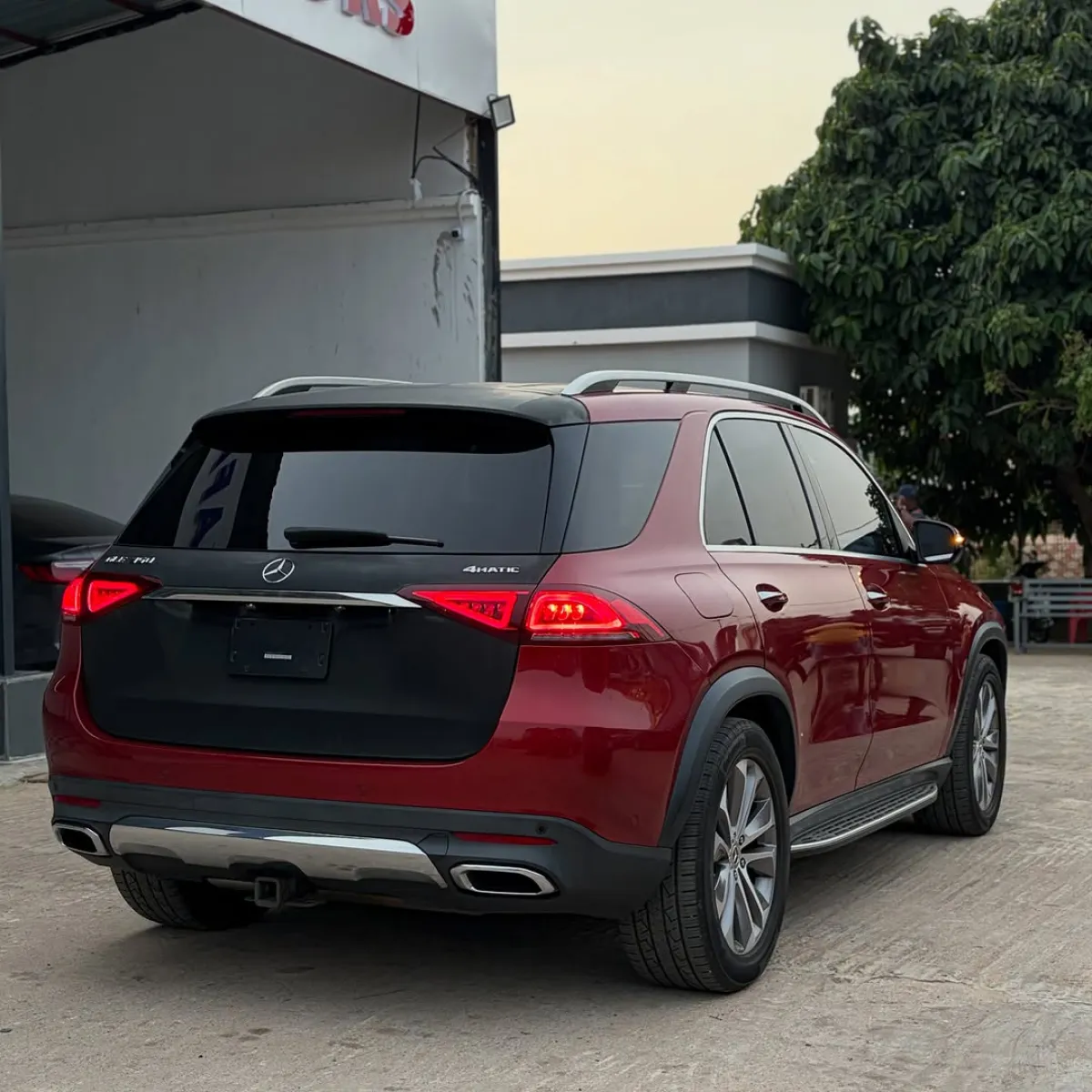 Mercedes Benz - Image 8