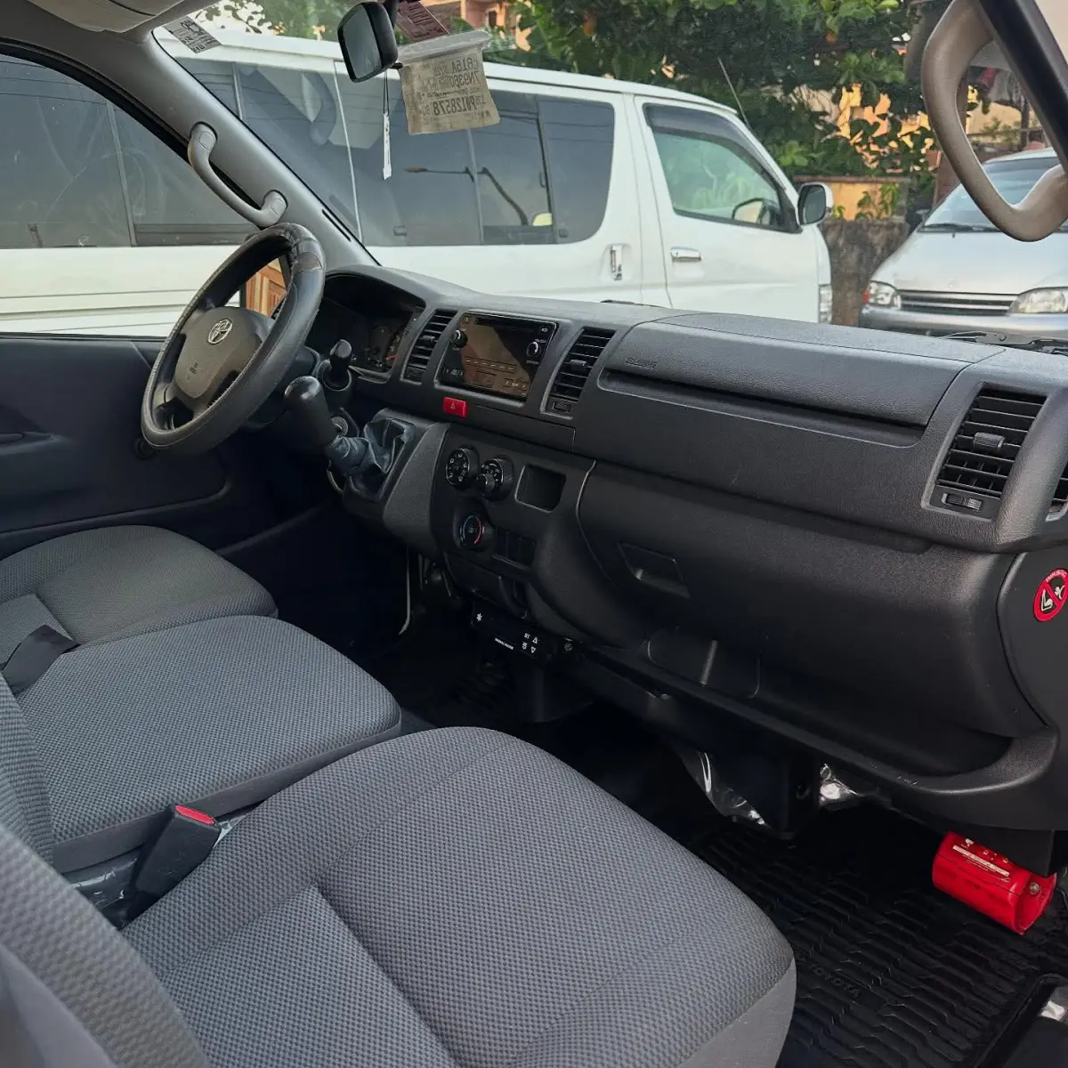 Toyota haice cooling van bus - Image 8