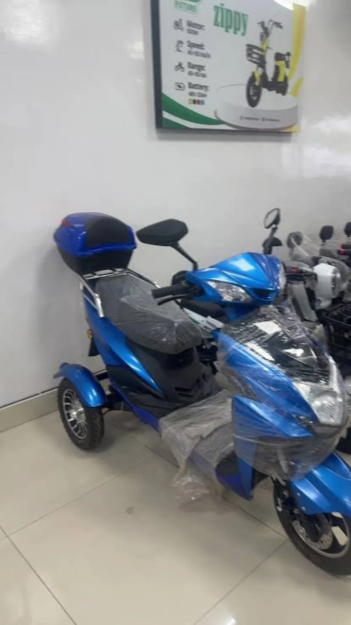 3 tyre Scooter - Image 3