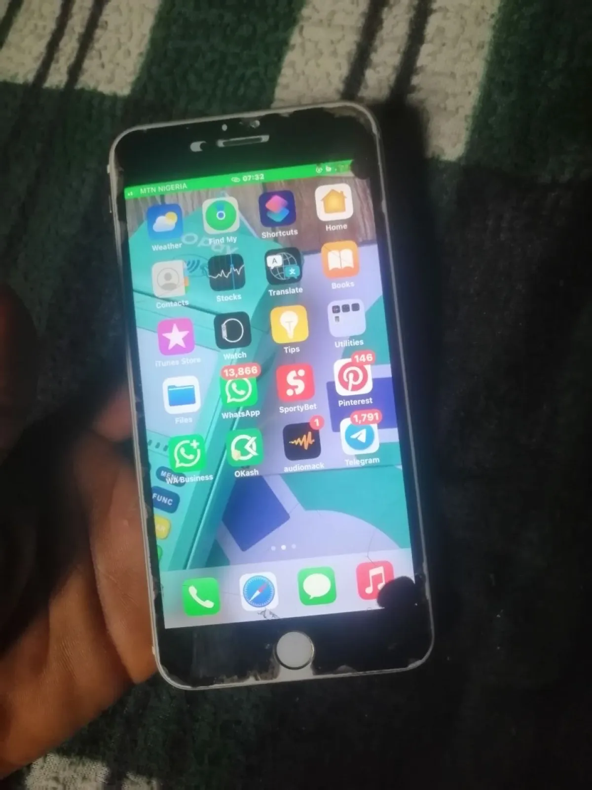 iPhone 6splus 32G - Image 2