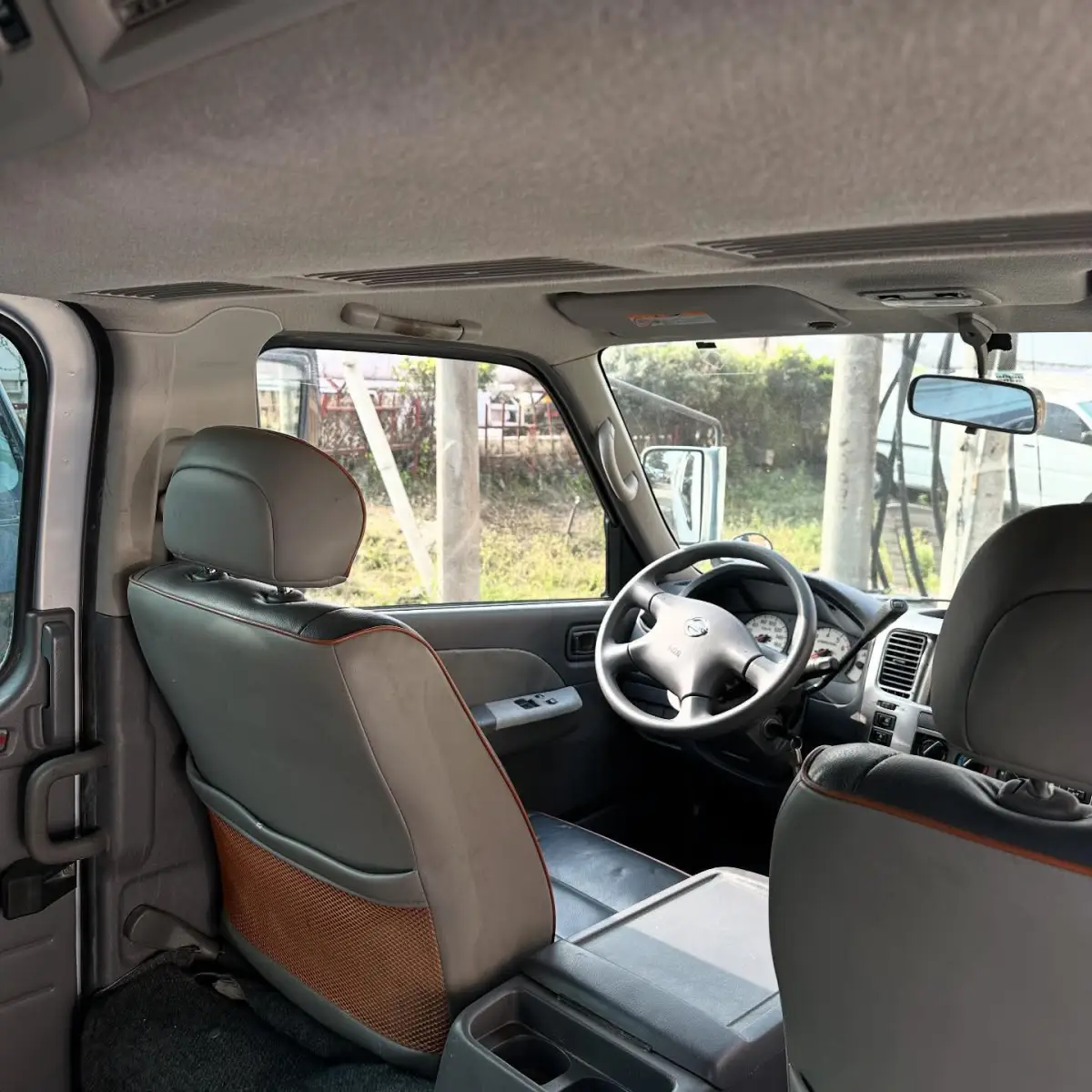 Nissan urvan caravan bus - Image 7
