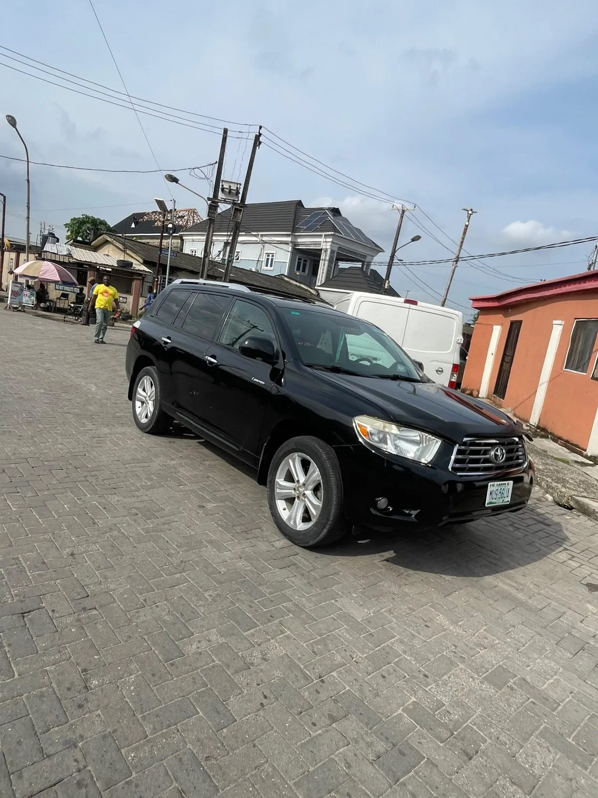 2010 Toyota Highlander Limited - Image 2