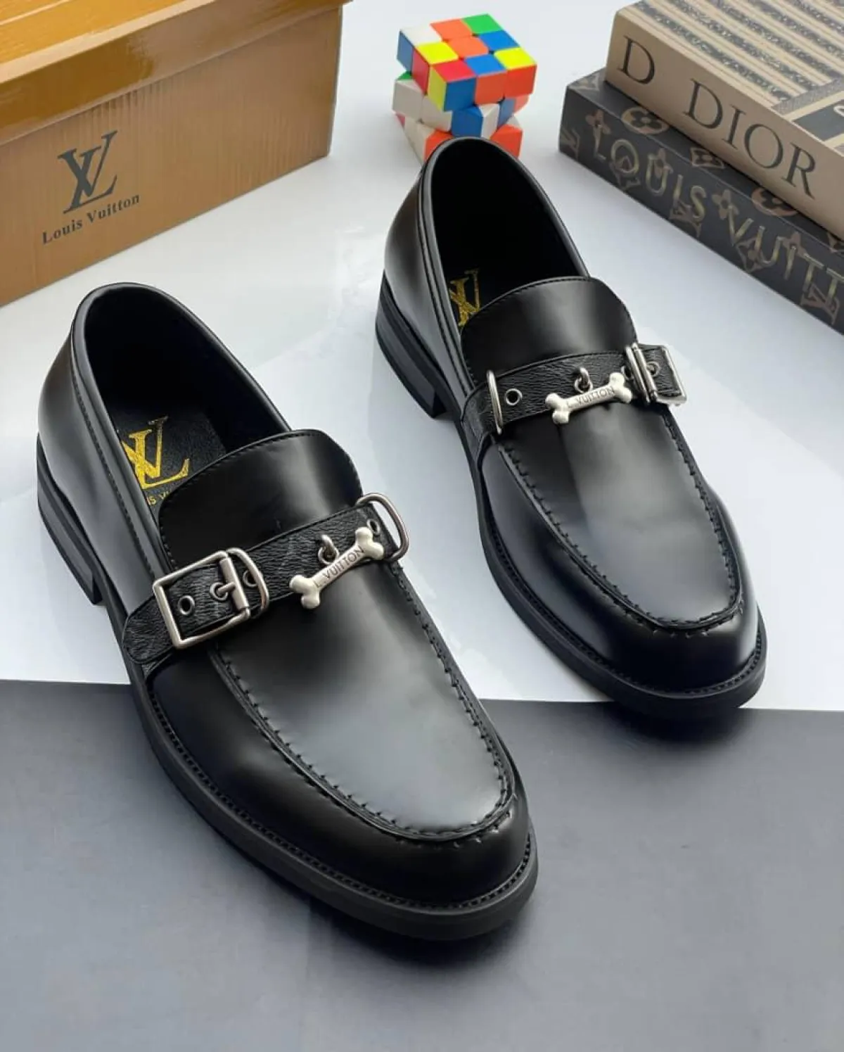 NEW ARRIVALS BLACK 40-46 AVAILABLE HIGH QUALITY - Image 1
