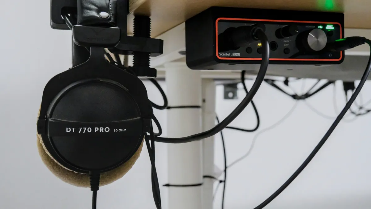 Wired microphone for sale in Benin city - Image 1
