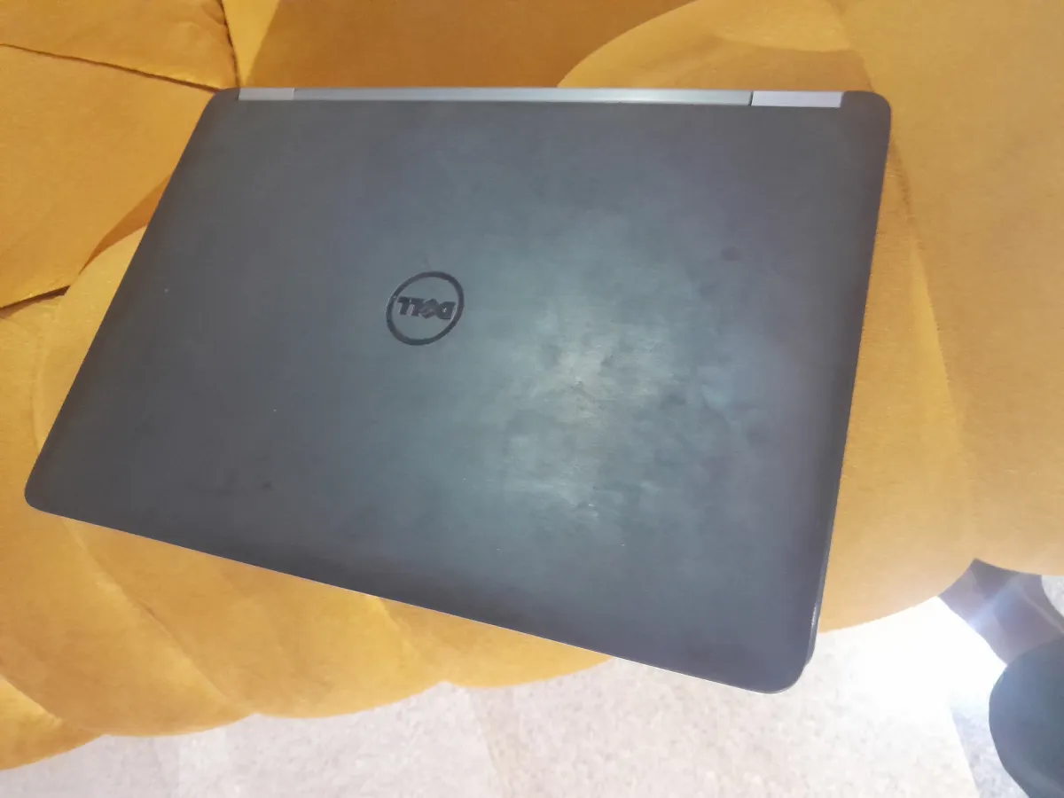 Dell E7072. 8gb ram, 256rom, corei7, 2. 8ghz - Image 2