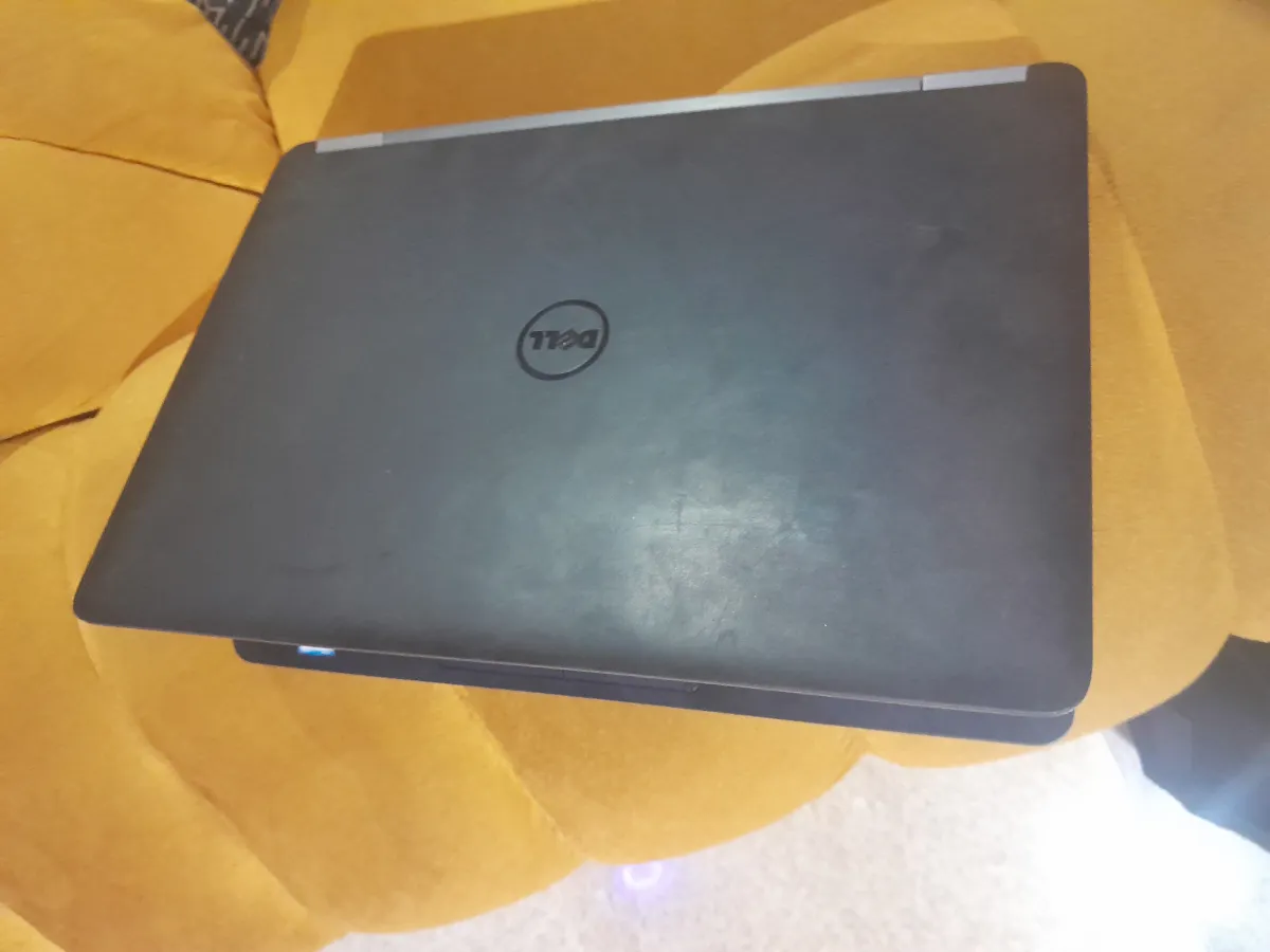 Dell E7072. 8gb ram, 256rom, corei7, 2. 8ghz - Image 4