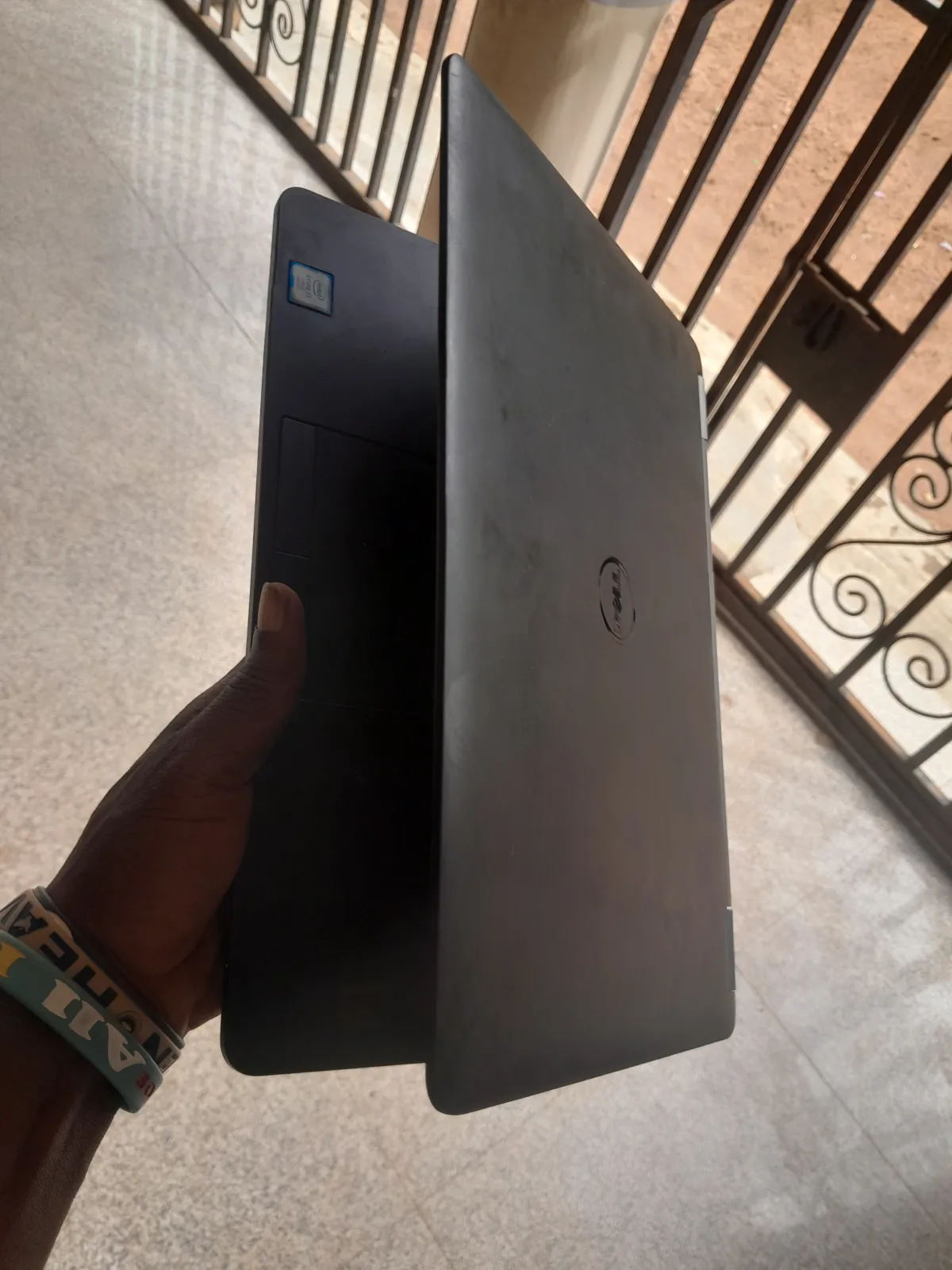 Dell E7072. 8gb ram, 256rom, corei7, 2. 8ghz - Image 5