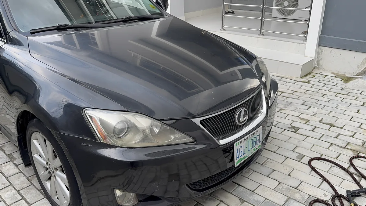 Lexus is250 - Image 2