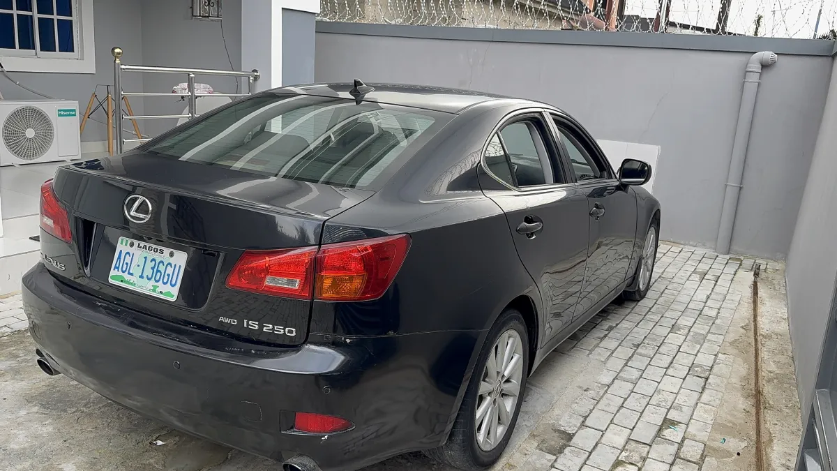 Lexus is250 - Image 3