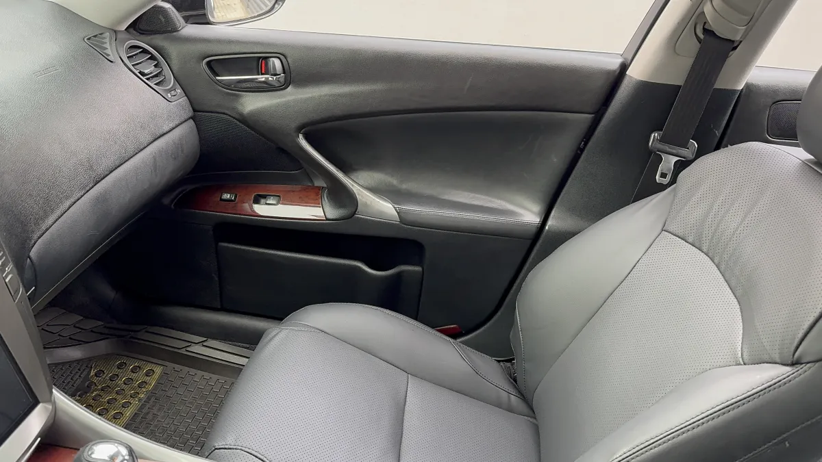 Lexus is250 - Image 10