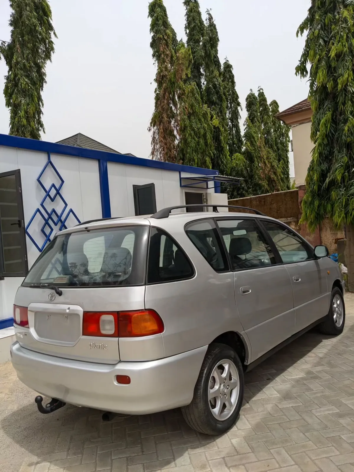 Super Distress Extremely Clean Foreign Used Toyota picnic - Image 9