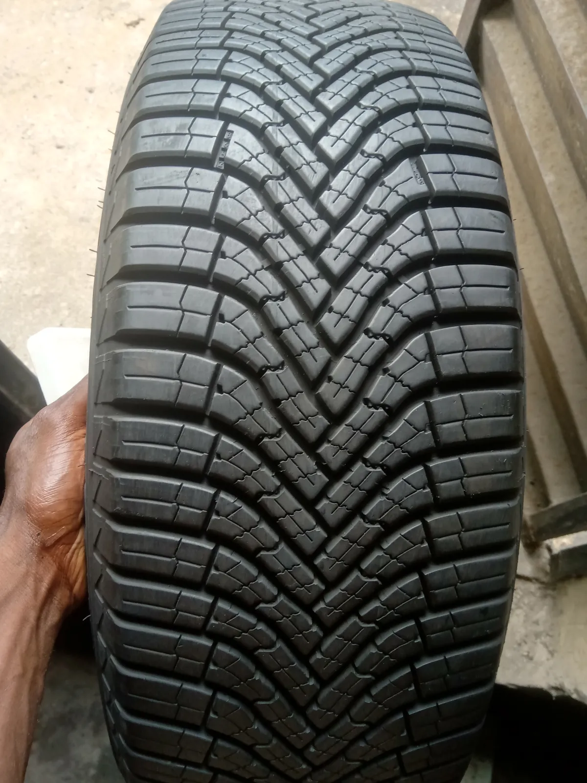 Dealers of all kinds of tyres and rimes both new and turkunbo - Image 4