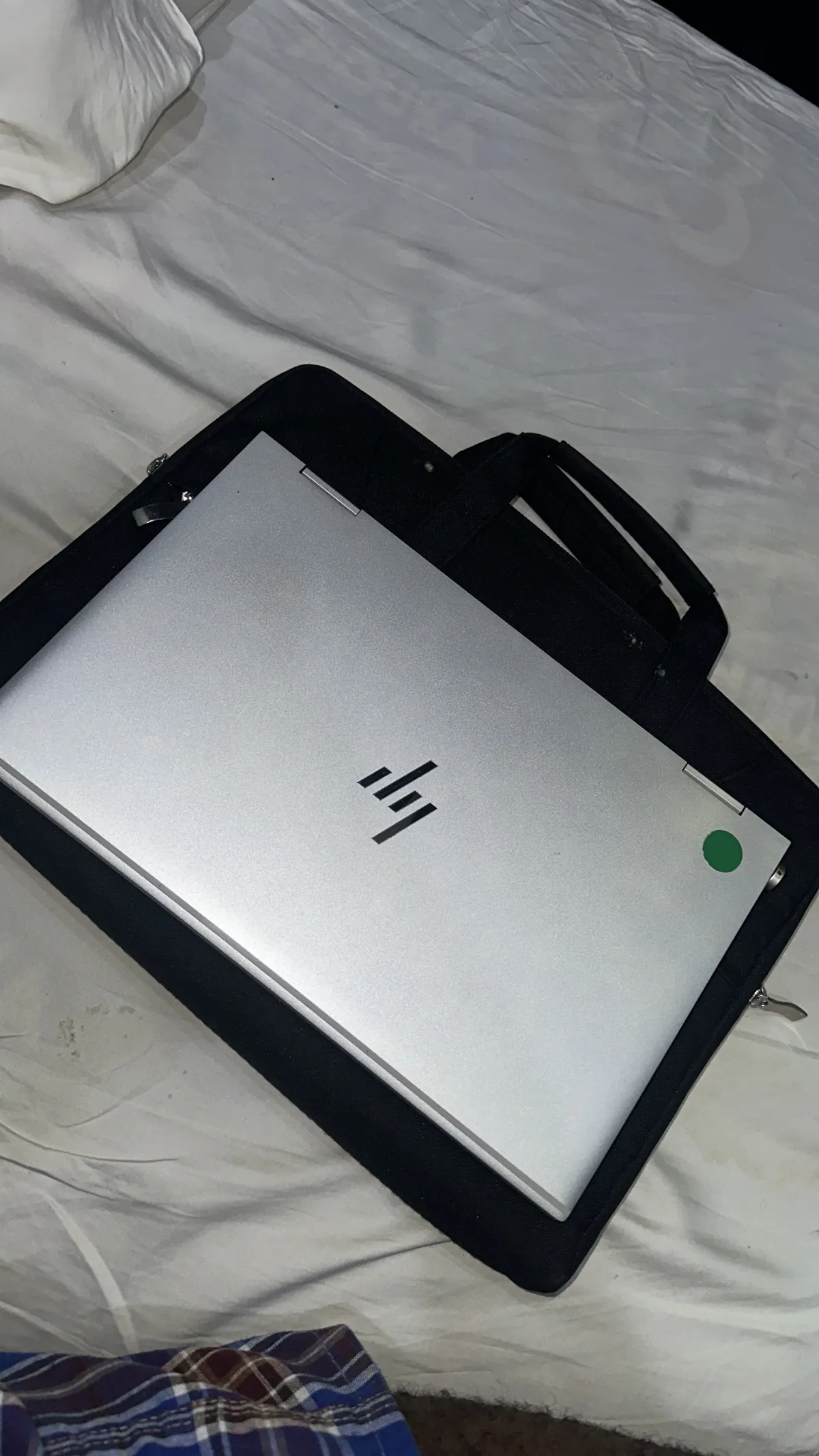 HP EliteBook x360 1030 G8 - Image 1