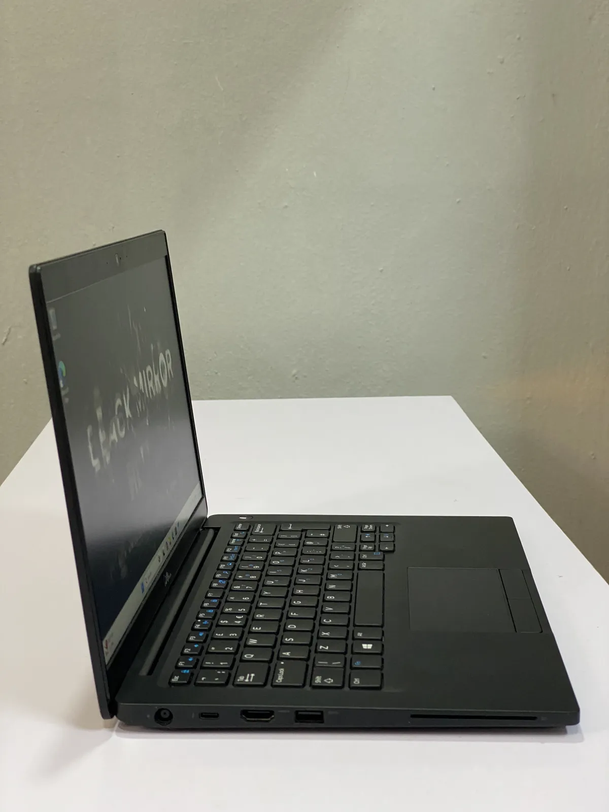 Dell Latitude 7390 Core i7 8th Gen 8GB RAM 256GB SSD - Image 3