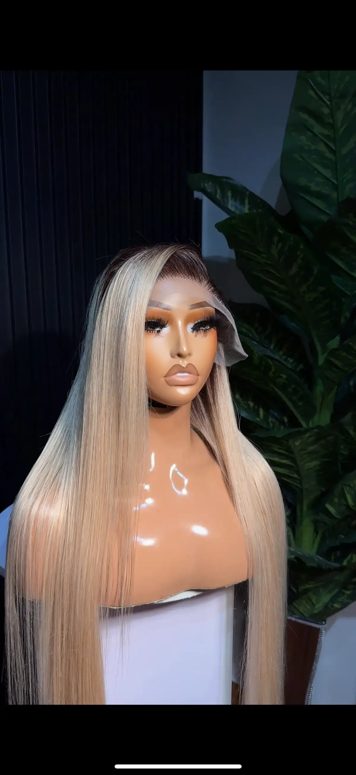 Full frontal Blonde silky straight wig - Image 3