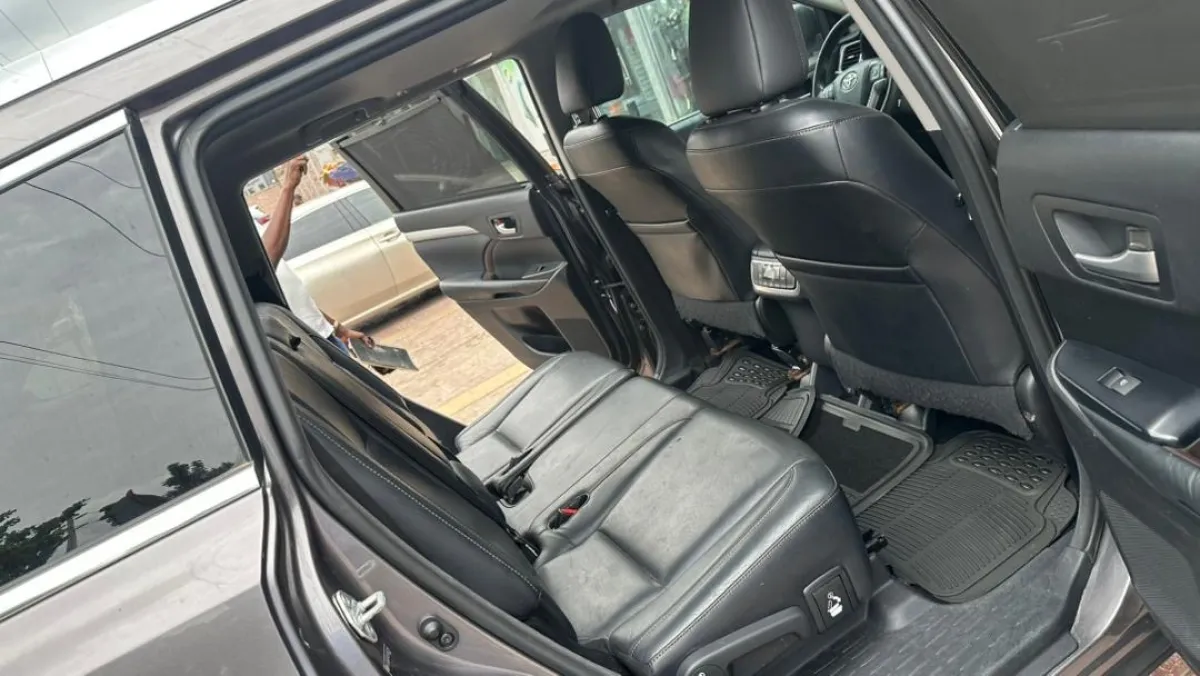 2015 Toyota Highlander XLE Distress Sales - Image 7