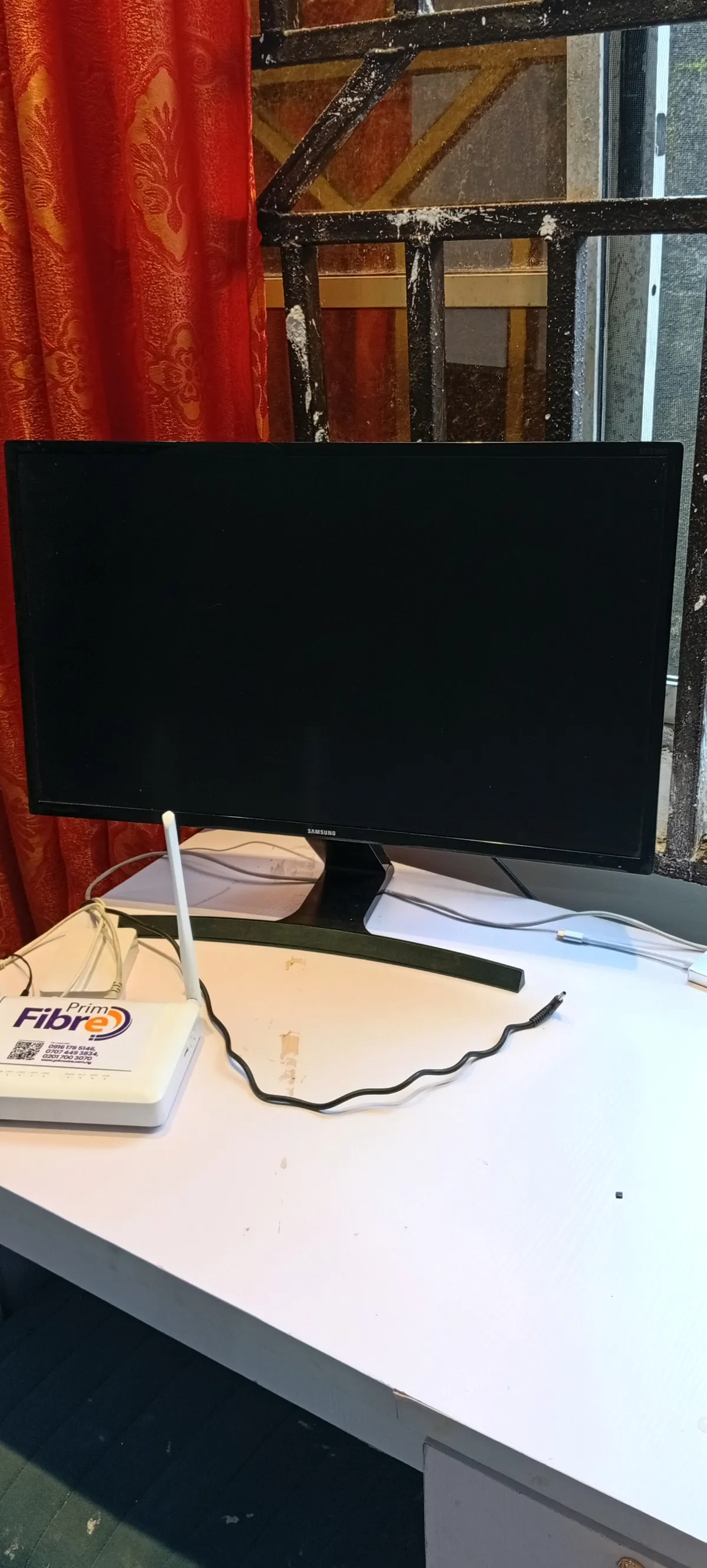 Samsung 27 inches monitor - Image 2