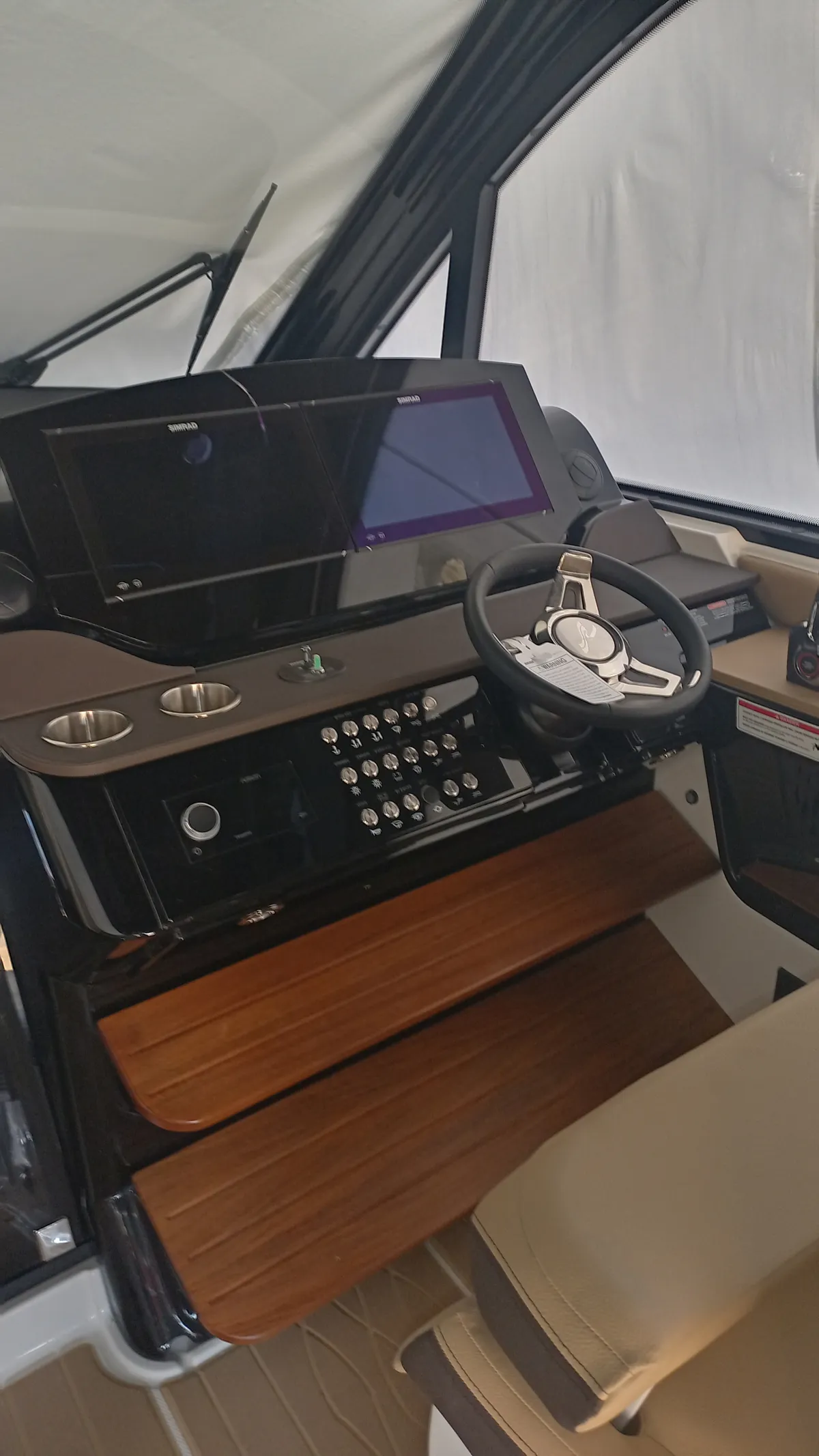 Sea Ray Sundancer 370 40' - Image 3