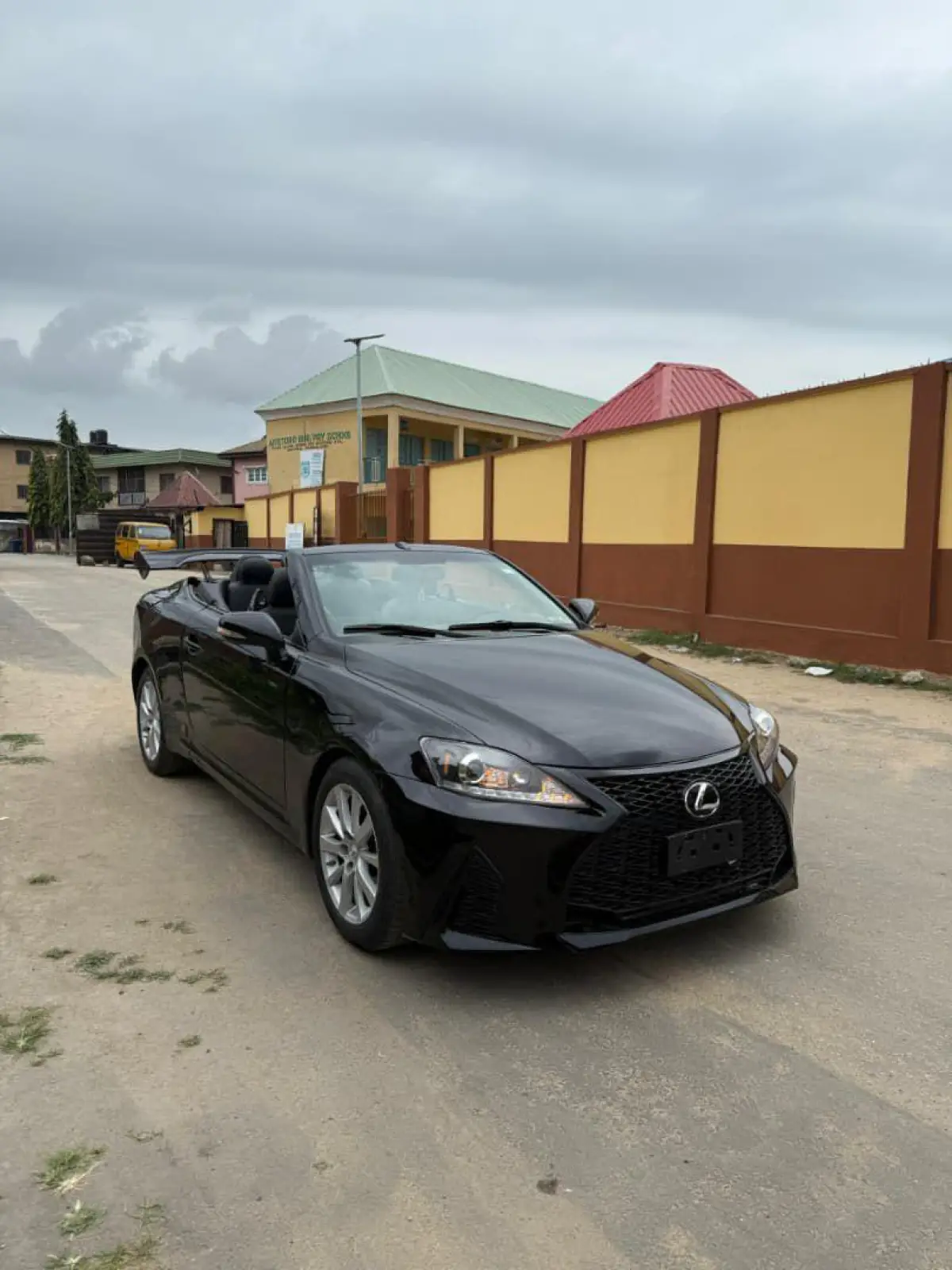 🇳🇬 2010 LEXUS IS250 C [⤴️2023] - Image 1