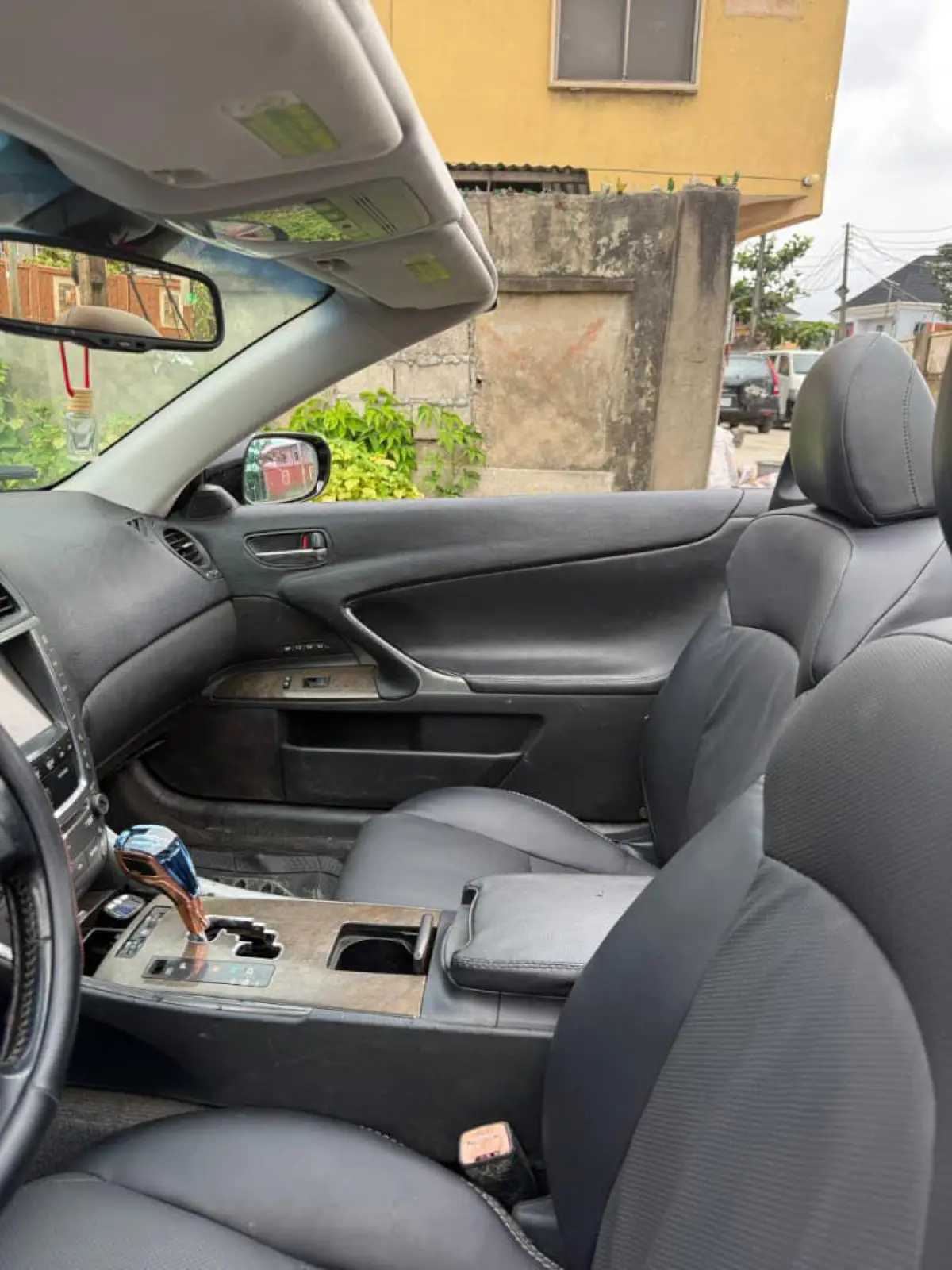 🇳🇬 2010 LEXUS IS250 C [⤴️2023] - Image 4