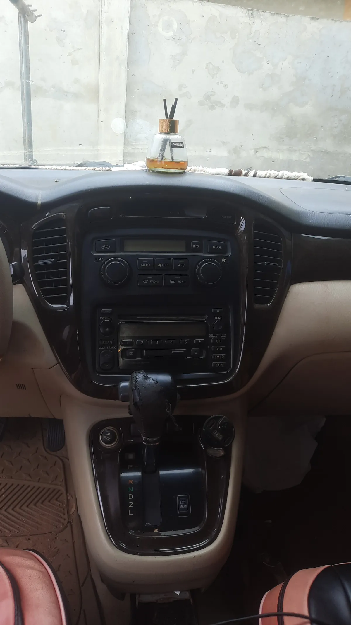 Toyota Highlander - Image 1