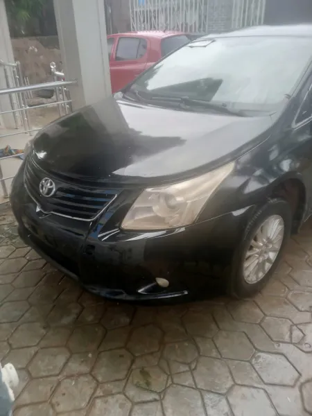 Toyota Avensis 014