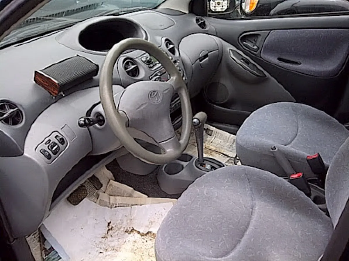 Neatly Used Toyota Yaris - Image 5