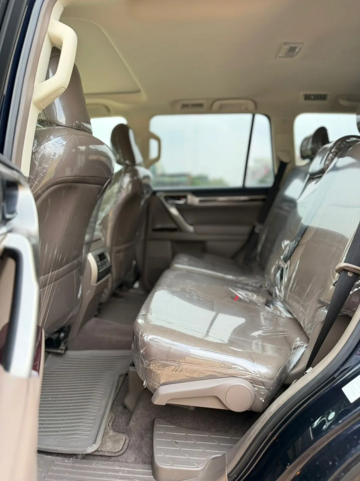Extremely Clean Accident Free Direct Belgium Lexus Gx460 2018 with Origina - Image 5