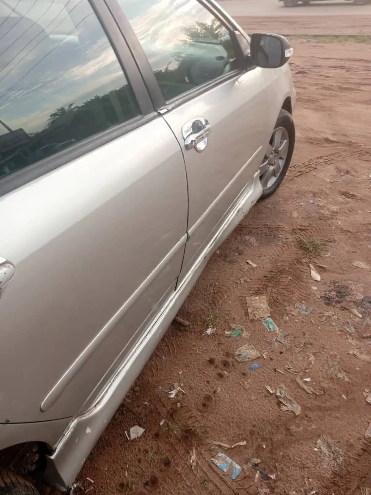 Toyota Corolla S - Image 3