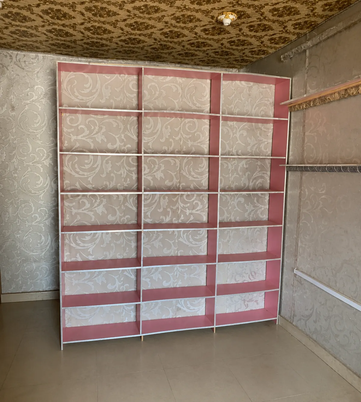Display Shelf - Image 2