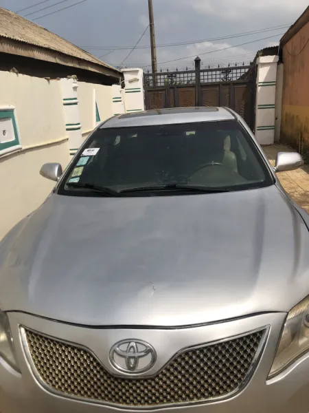 TOYOTA CAMRY XLE 4DR SALON 2. 4ltr 4cylinder 4A SILVER