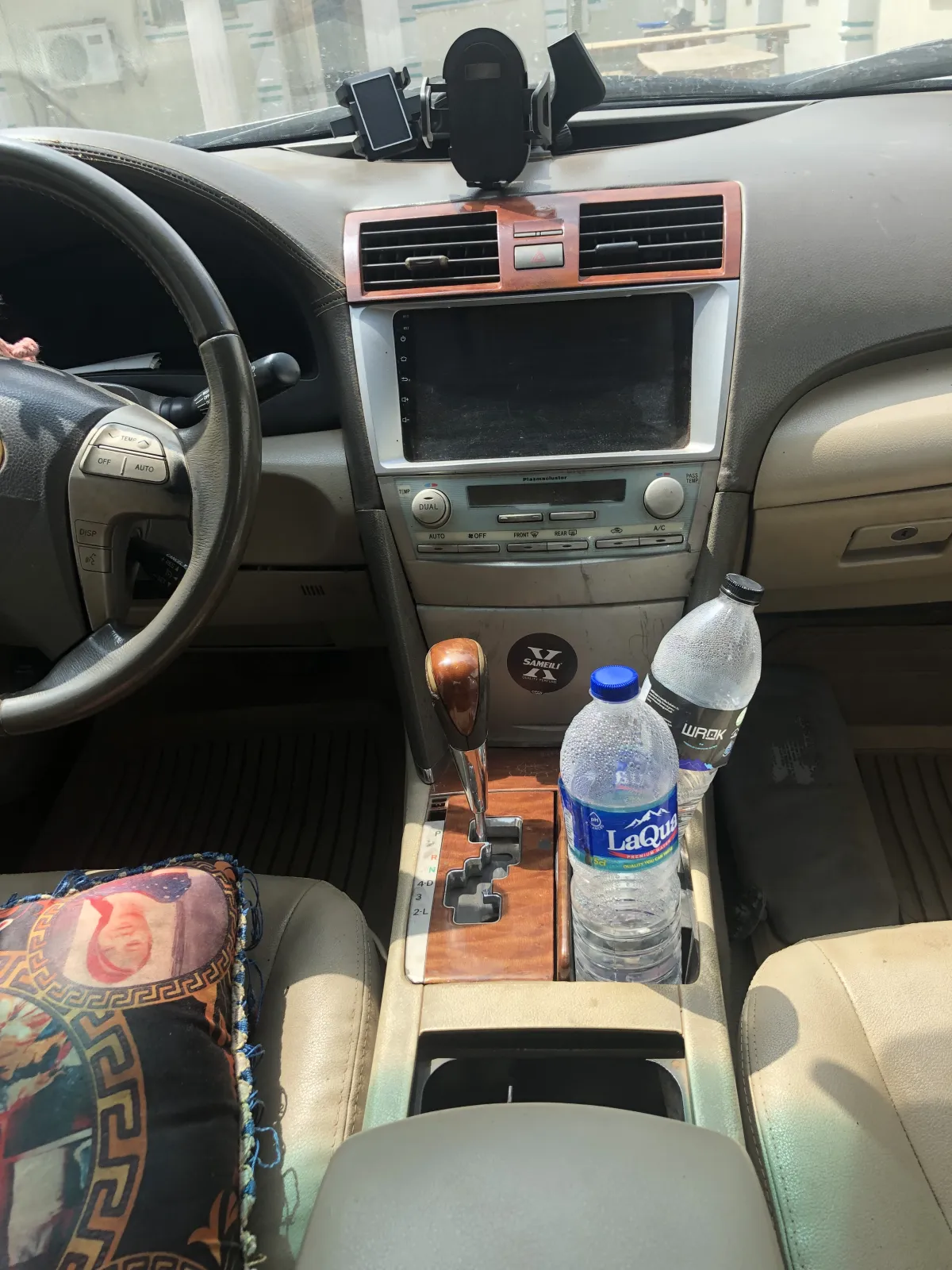 TOYOTA CAMRY XLE 4DR SALON 2. 4ltr 4cylinder 4A SILVER - Image 2