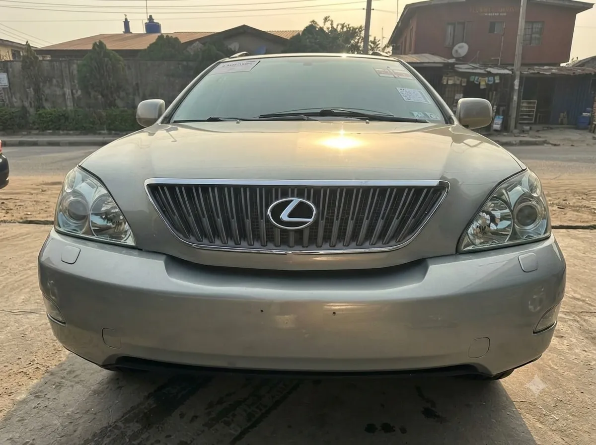 Lexus - Image 2