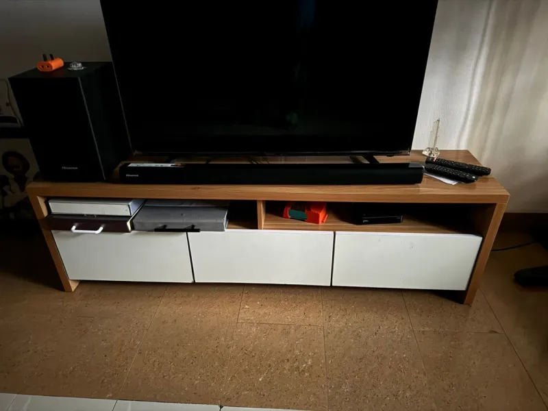32-Inch Royal Smart TV Excellent Condition