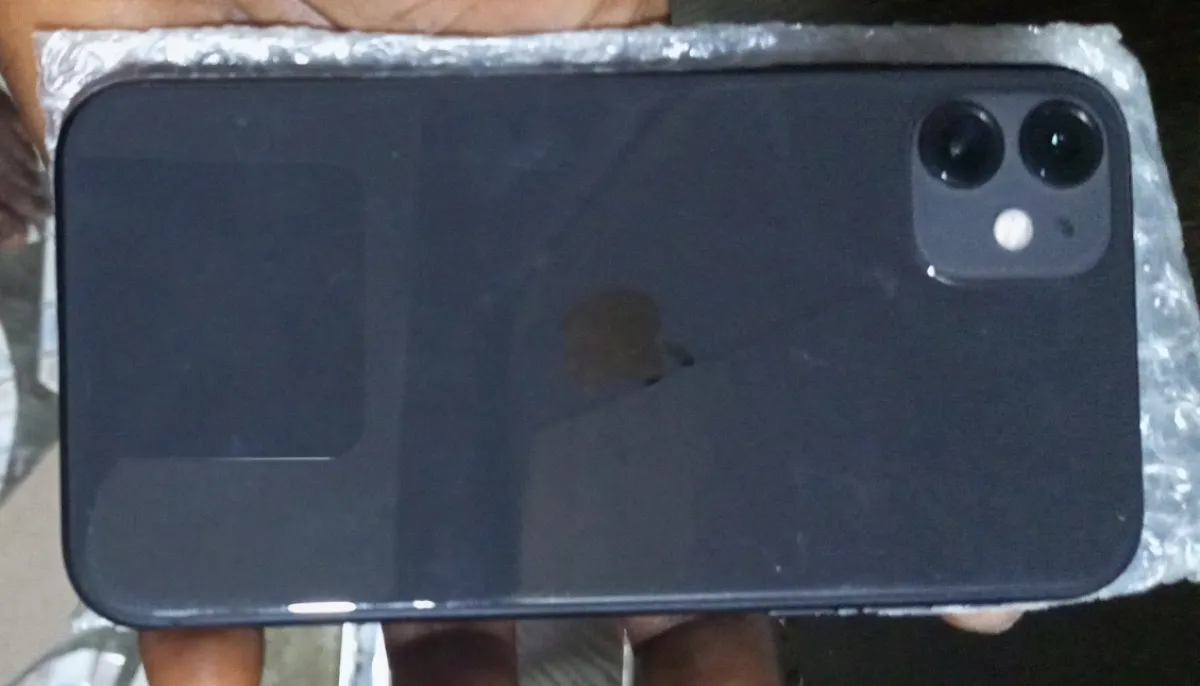 iPhone 11 64GB - Image 3