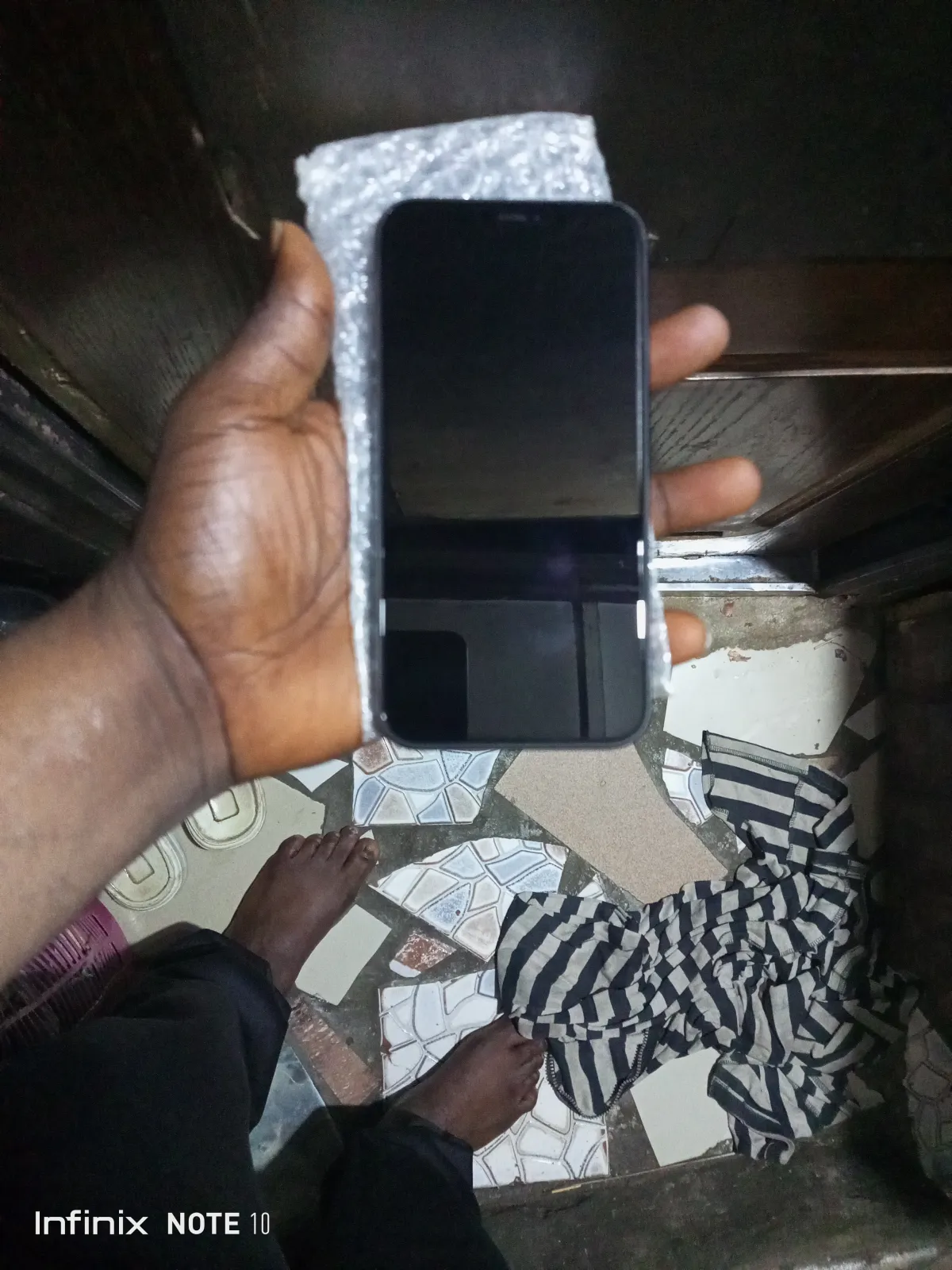 iPhone 11 64GB - Image 4