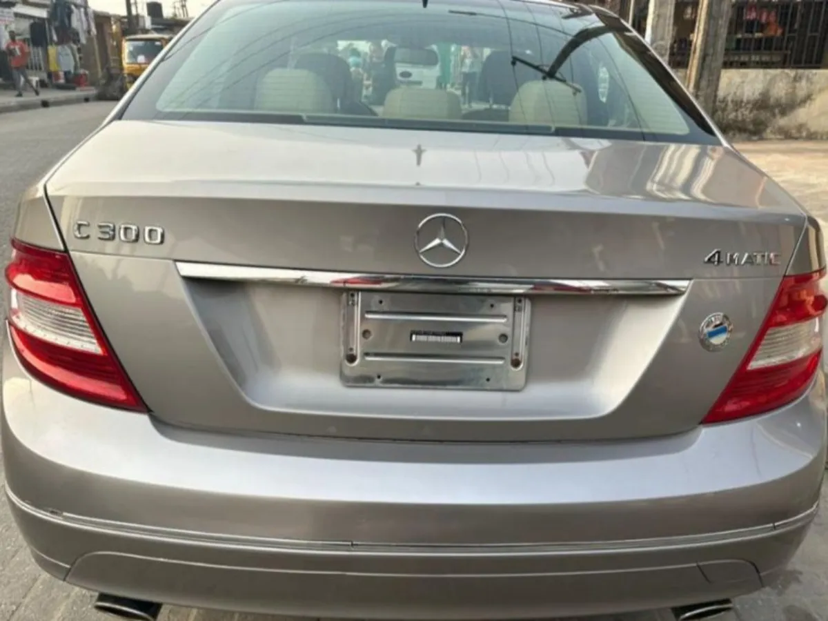 Mercedes benz - Image 1